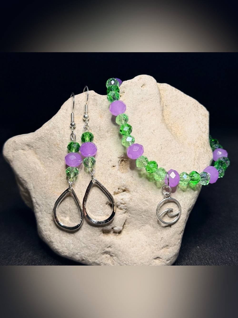 ✨Handmade✨ Purple and Green Beaded Bracelet & Earring Set